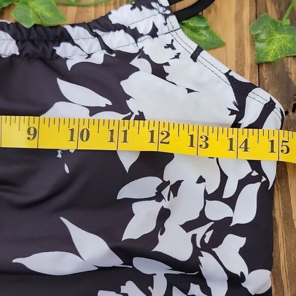 Unknown Brand. Floral Black and White Women's Tankini. Size Large. Like New - Picture 5 of 6
